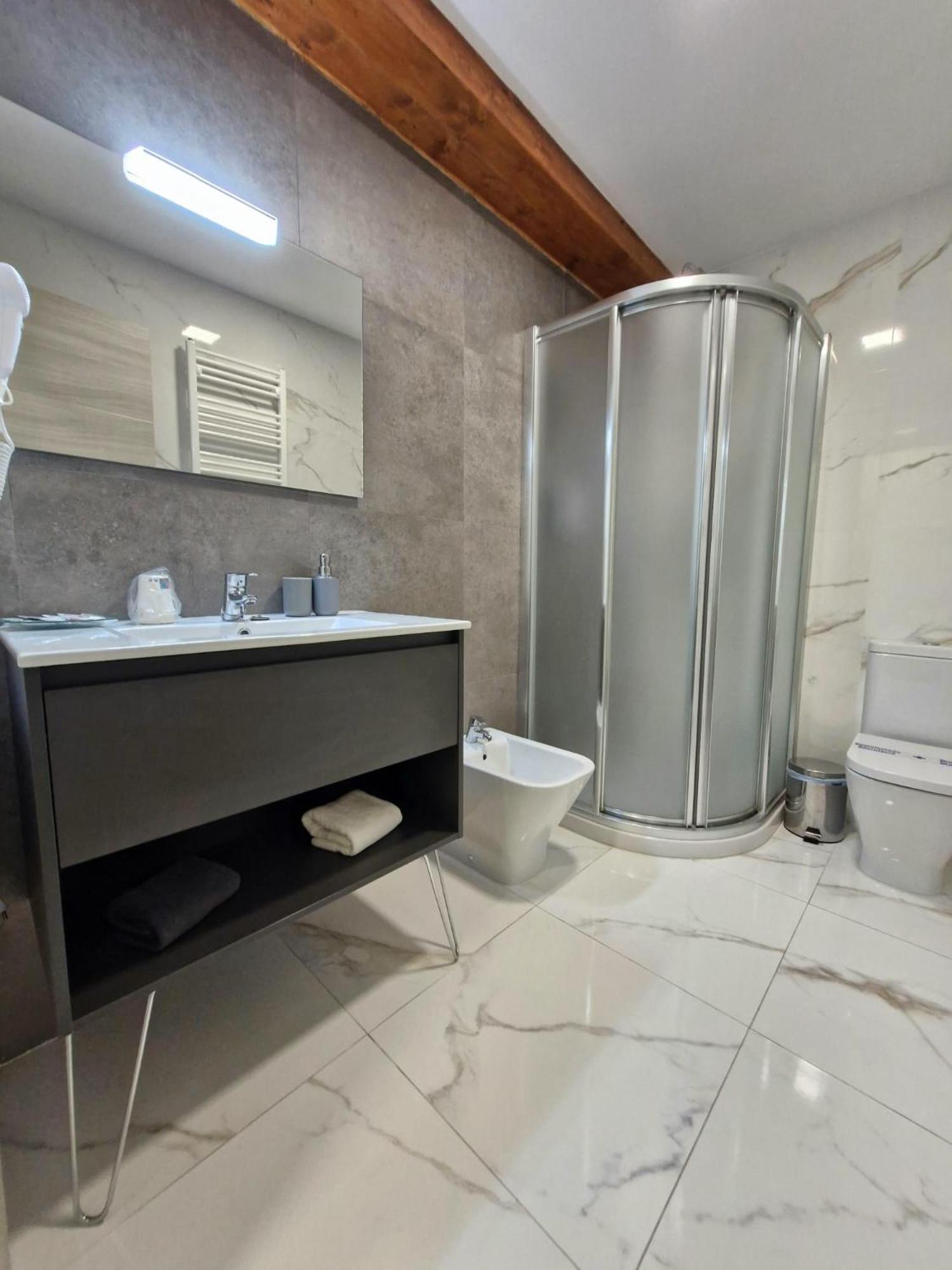 Feeling Home - Suites&Rooms León Exterior foto